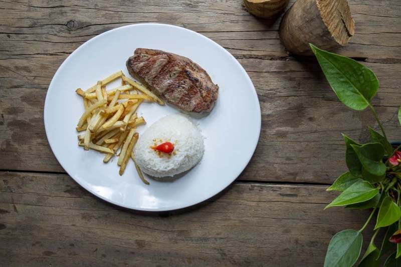 Stop motion do prato de picanha sendo montado